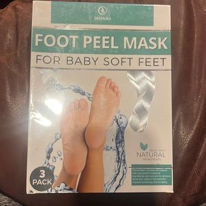 NWT Dermora Foot Peel Mask for Baby Soft Feet. Cracked Heels/Dead Skin/Calluses.